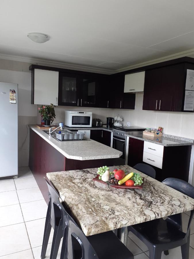 Rustic Red * Benoni