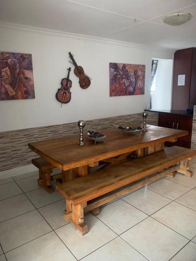 Rustic Red * Benoni