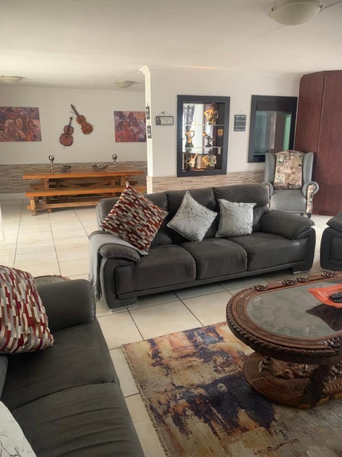 Rustic Red * Benoni